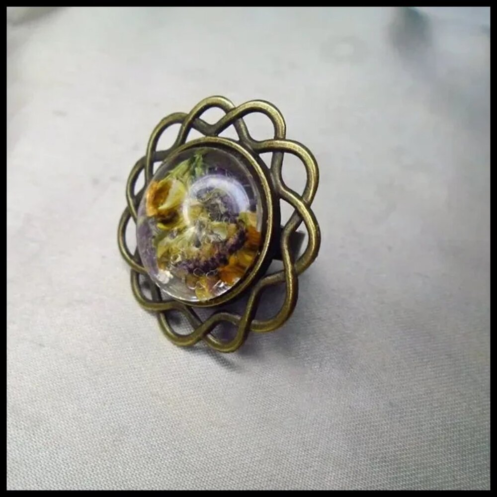 Statement Ring with Dried Flowers, Fun Cottagecore Style One of a Kind OOAK - Picture 6 of 10